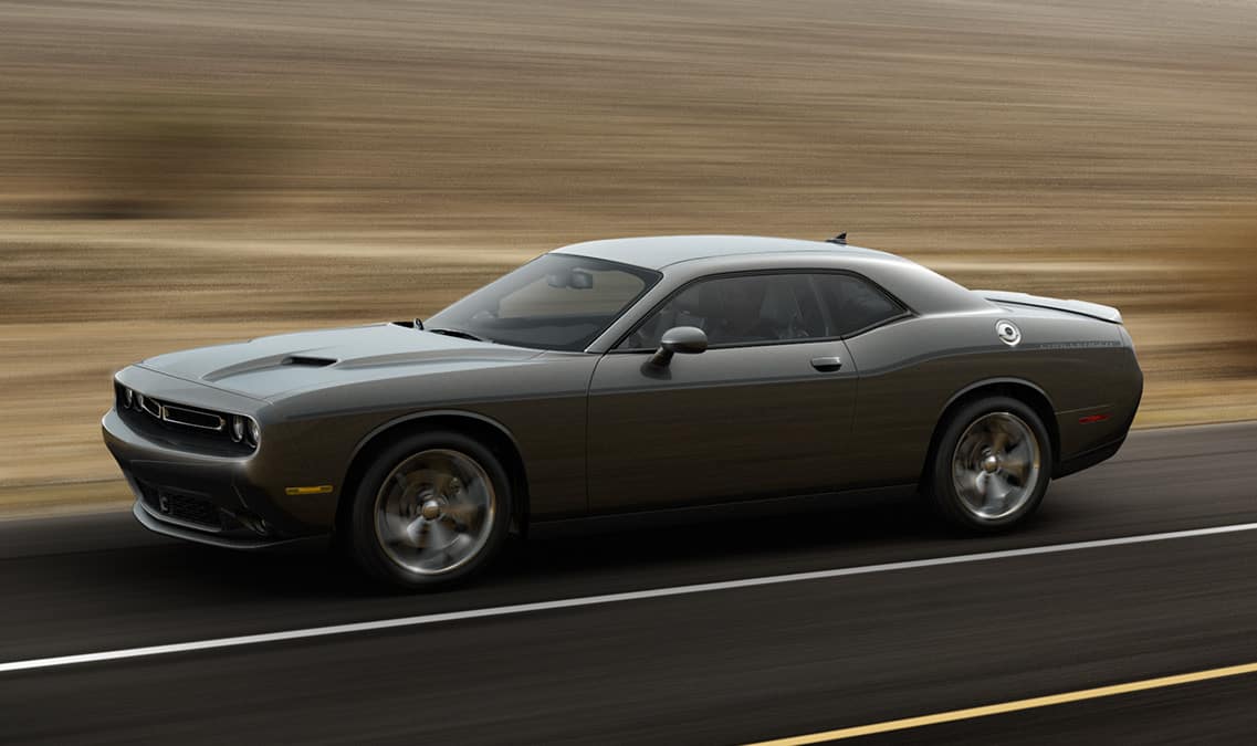 What are some features of the 2015 Dodge Challenger?