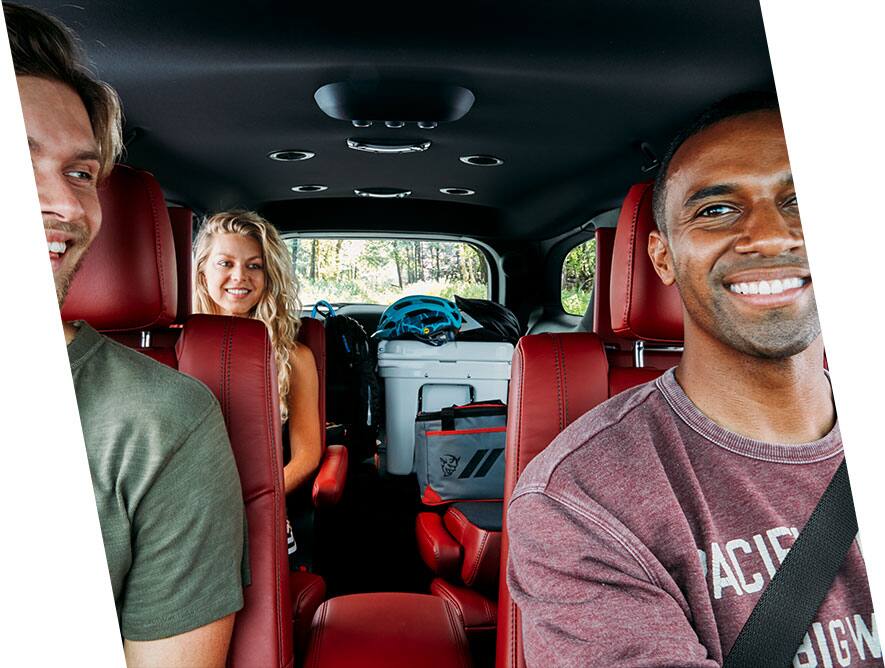 2021 Dodge Durango R/T SUV Interior Review - Seating, Infotainment,  Dashboard and Features | CarIndigo.com
