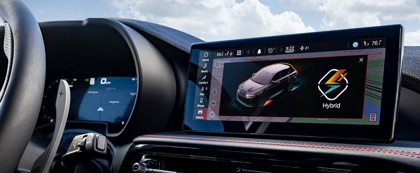 La pantalla táctil Uconnect de un Dodge Hornet R/T PHEV 2025 mostrando la pantalla del modo híbrido.