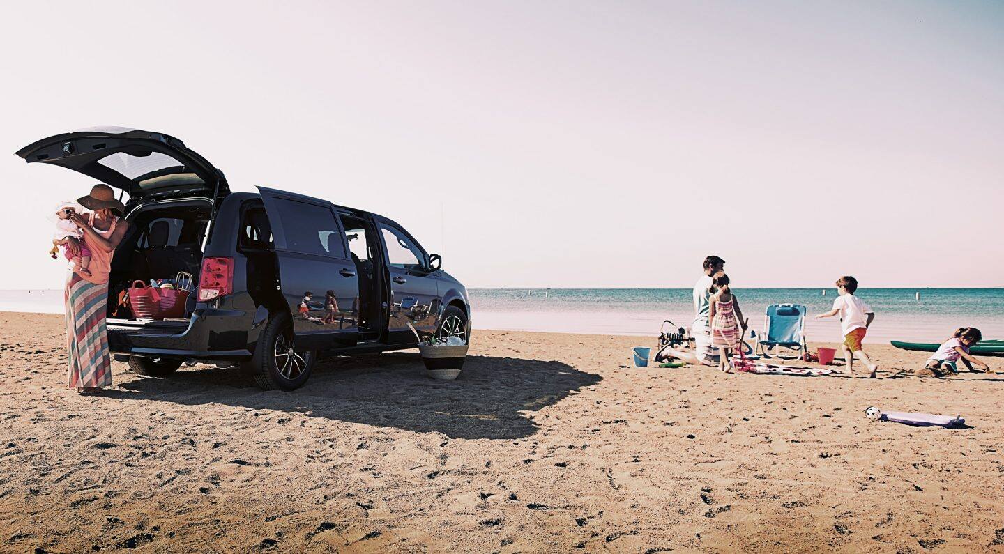 2019-dodge-grandcaravan-gallery3
