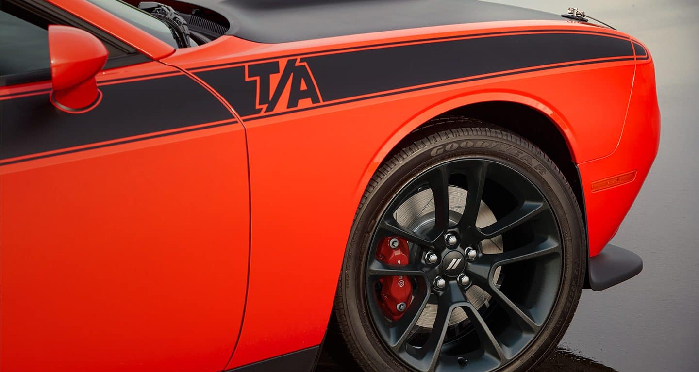 sollevato Dodge Challenger