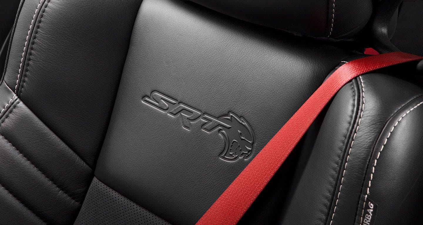 Dodge challenger deals red seat belts